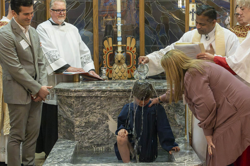 2026-StMary-EasterVigil (69 of 215).jpg